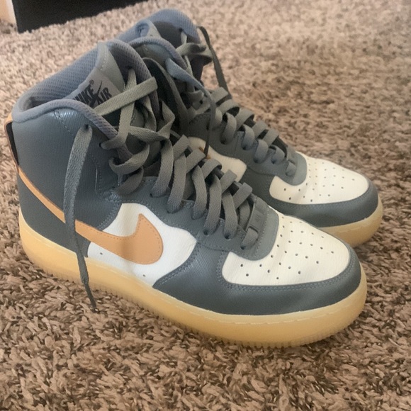 High Top Nike Air Max Sneakers - Picture 3 of 5